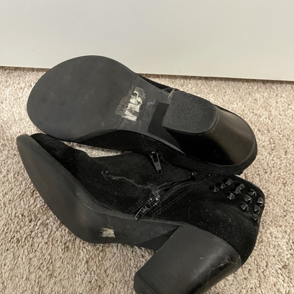 Boots - Picture 3 of 3